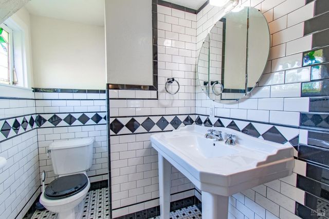 1124 Tuolumne St, Vallejo, CA 94590