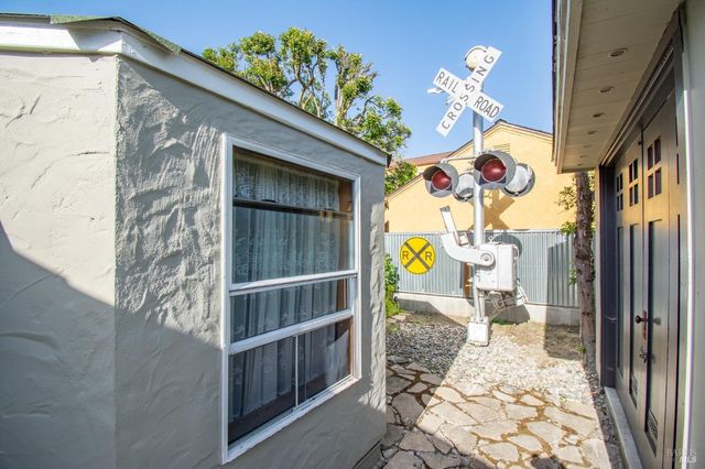 1124 Tuolumne St, Vallejo, CA 94590