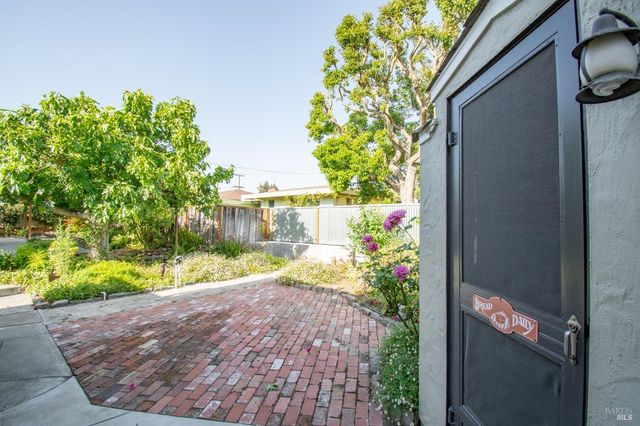 1124 Tuolumne St, Vallejo, CA 94590