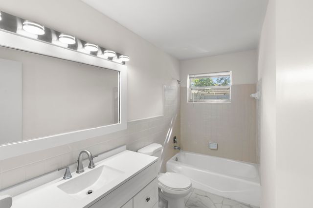 621 N 71st Avenue, Hollywood, FL 33024