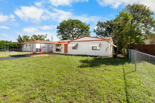 621 N 71st Avenue, Hollywood, FL 33024