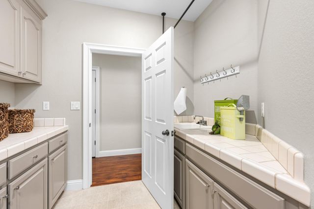 1548 Manasco Cir, Folsom, CA 95630
