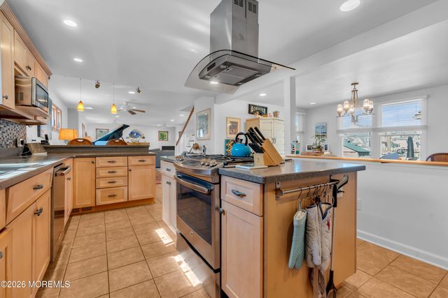 201 Hayes Court, Lavallette, NJ 08735