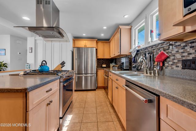 201 Hayes Court, Lavallette, NJ 08735