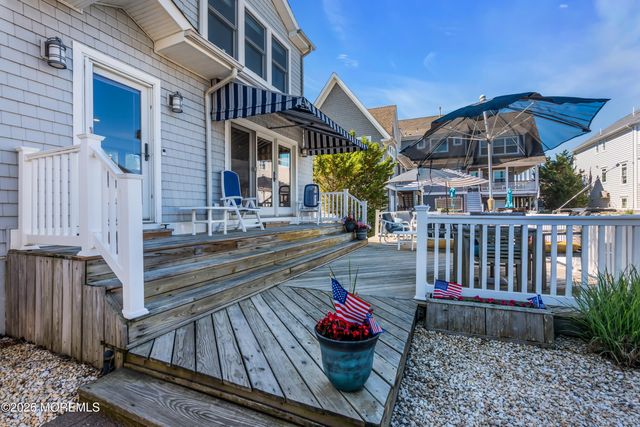 201 Hayes Court, Lavallette, NJ 08735