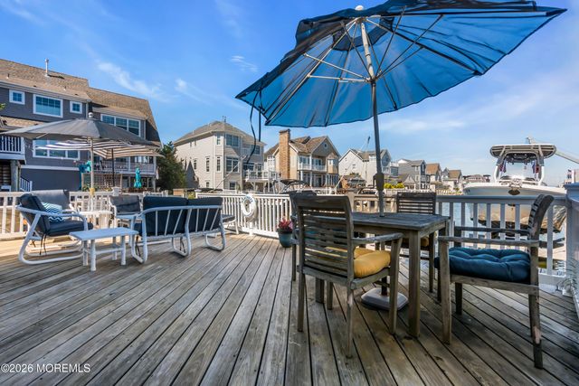 201 Hayes Court, Lavallette, NJ 08735