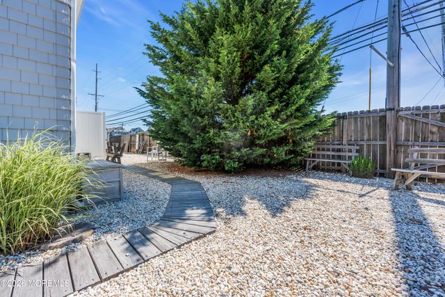 201 Hayes Court, Lavallette, NJ 08735
