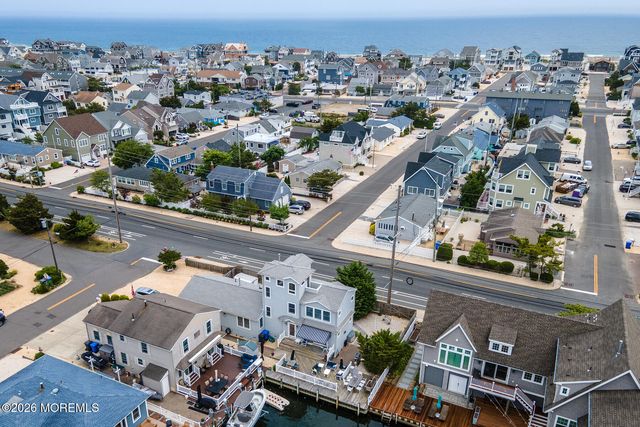 201 Hayes Court, Lavallette, NJ 08735