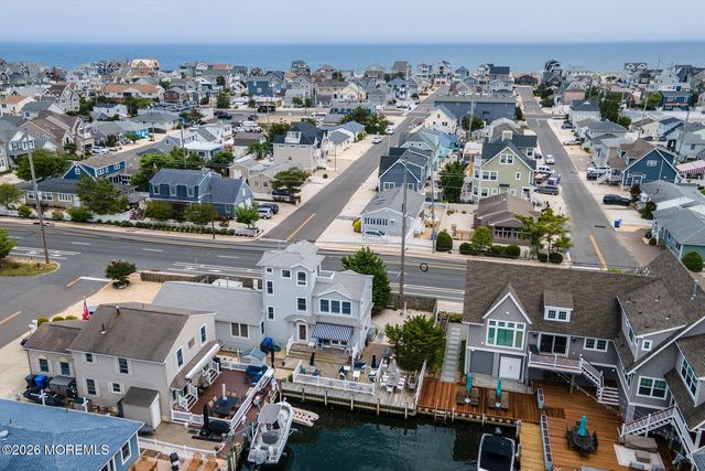 201 Hayes Court, Lavallette, NJ 08735