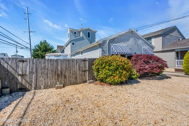 201 Hayes Court, Lavallette, NJ 08735