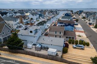 201 Hayes Court, Lavallette, NJ 08735