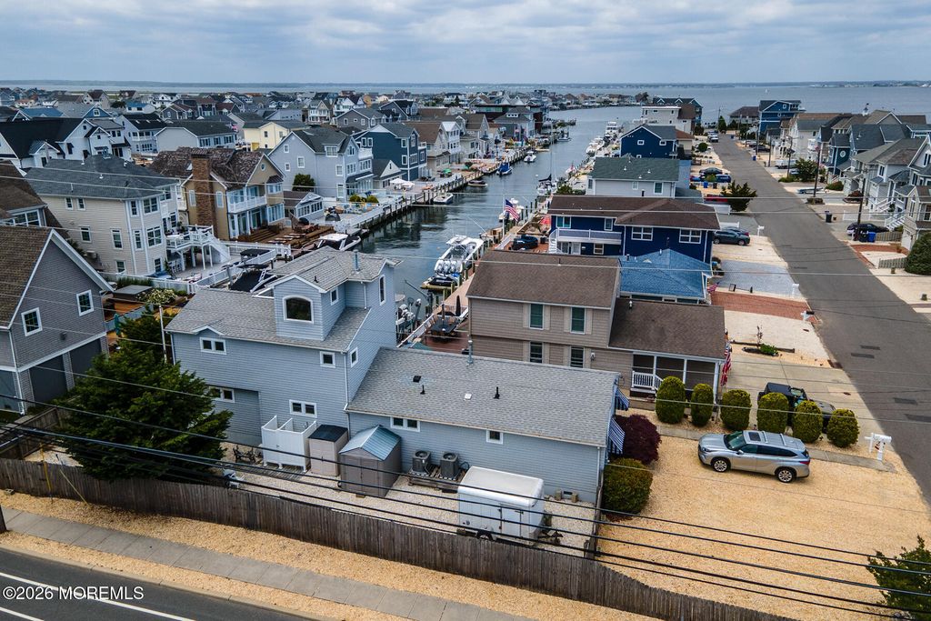 201 Hayes Court, Lavallette, NJ 08735