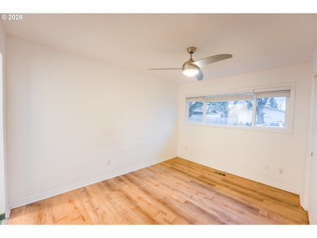 2320 Ne RENE Ave, Gresham, OR 97030