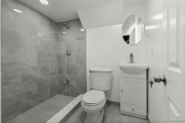 5708 Warwick Street, Detroit, MI 48228