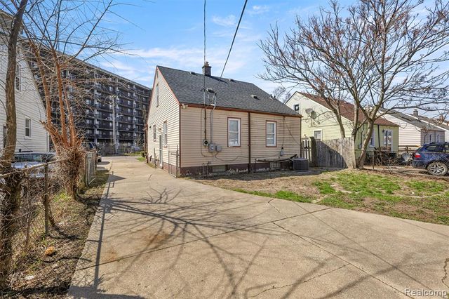 5708 Warwick Street, Detroit, MI 48228