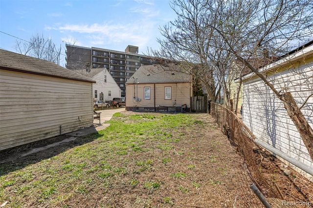 5708 Warwick Street, Detroit, MI 48228