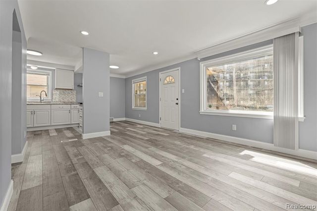 5708 Warwick Street, Detroit, MI 48228