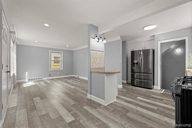 5708 Warwick Street, Detroit, MI 48228