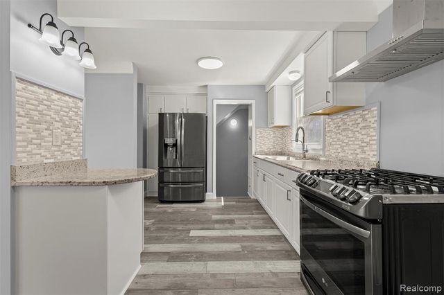 5708 Warwick Street, Detroit, MI 48228