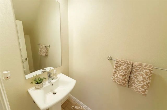 166 Ambrosia Court, Perris, CA 92571