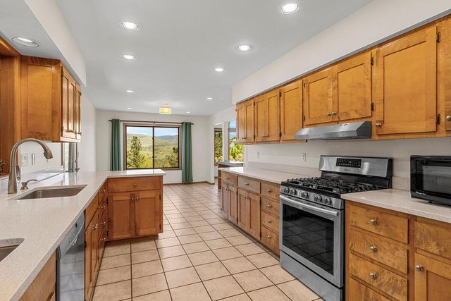 575 Dogwood Way, Ashland, OR 97520