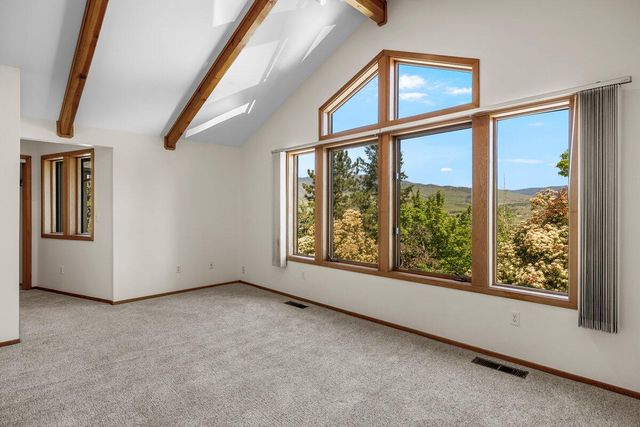 575 Dogwood Way, Ashland, OR 97520
