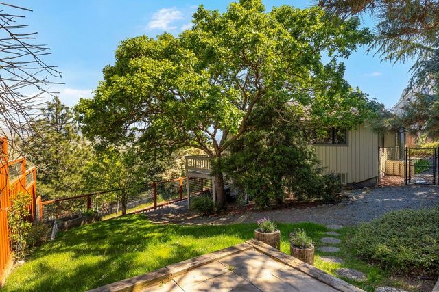575 Dogwood Way, Ashland, OR 97520