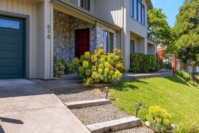 575 Dogwood Way, Ashland, OR 97520