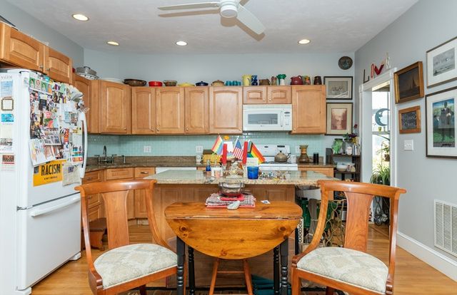 36 Essex St 1, Salem, MA 01970