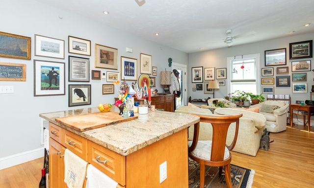 36 Essex St 1, Salem, MA 01970