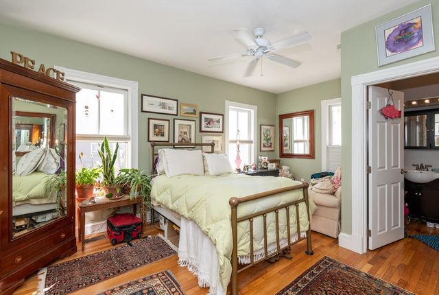 36 Essex St 1, Salem, MA 01970