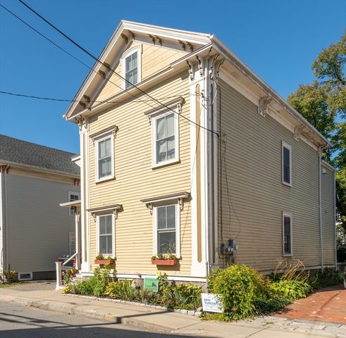 36 Essex St 1, Salem, MA 01970