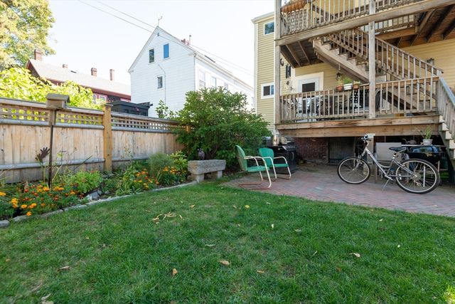 36 Essex St 1, Salem, MA 01970