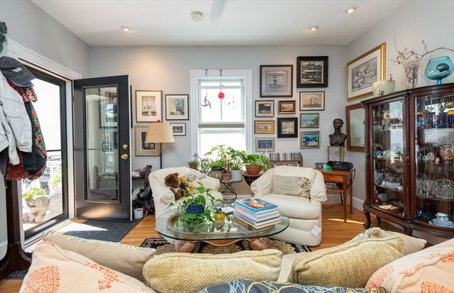 36 Essex St 1, Salem, MA 01970