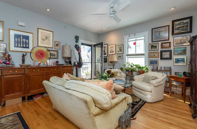 36 Essex St 1, Salem, MA 01970