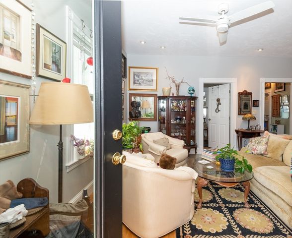 36 Essex St 1, Salem, MA 01970