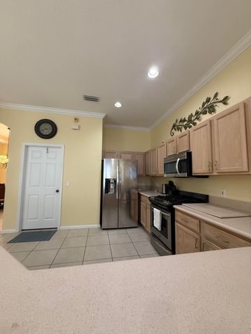 408 N Key Lime Sq Square SW, Vero Beach, FL 32968