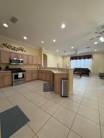 408 N Key Lime Sq Square SW, Vero Beach, FL 32968