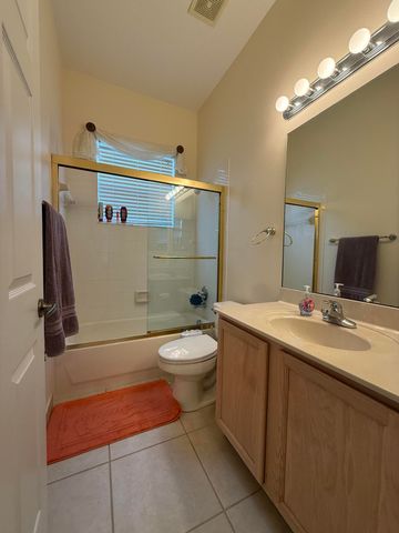 408 N Key Lime Sq Square SW, Vero Beach, FL 32968