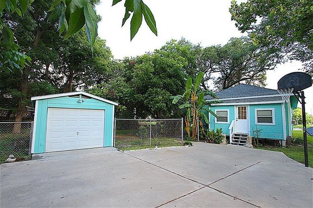 1207 Ross Street, La Marque, TX 77568