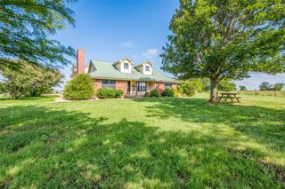 2075 Co Rd 304, Gainesville, TX 76240