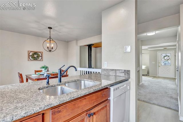 806 London Green Way, Colorado Springs, CO 80906