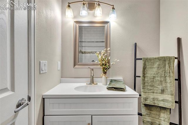 806 London Green Way, Colorado Springs, CO 80906