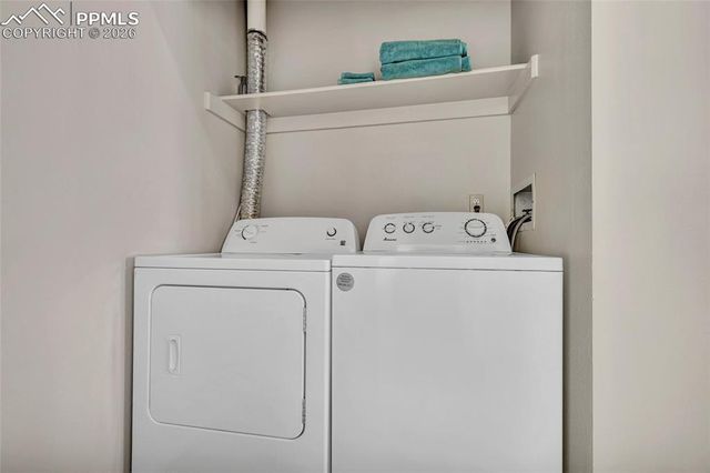 806 London Green Way, Colorado Springs, CO 80906