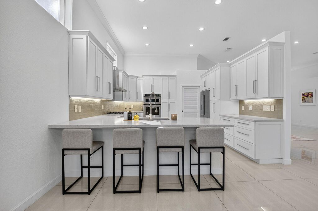 Image 10 of property listing at 6270 NW 43rd Terrace, Boca Raton, FL 33496