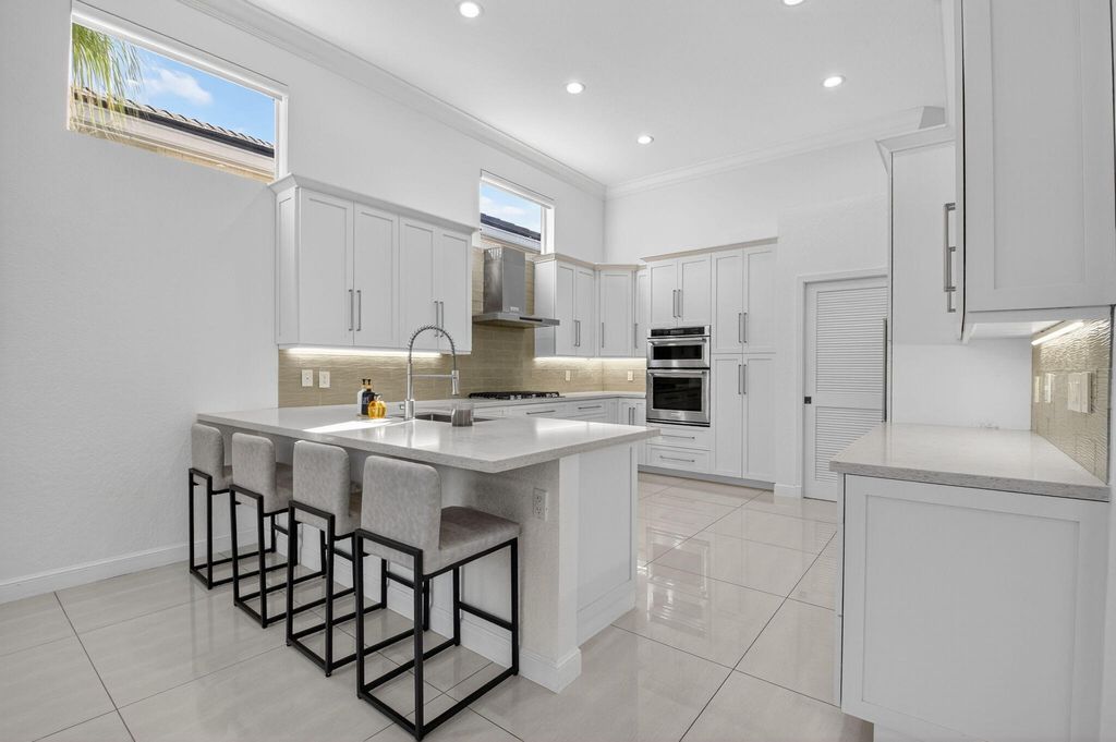 Image 11 of property listing at 6270 NW 43rd Terrace, Boca Raton, FL 33496