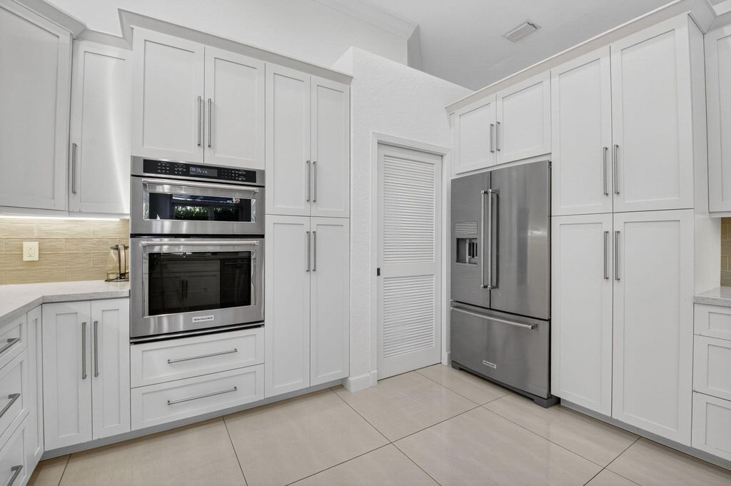 Image 15 of property listing at 6270 NW 43rd Terrace, Boca Raton, FL 33496