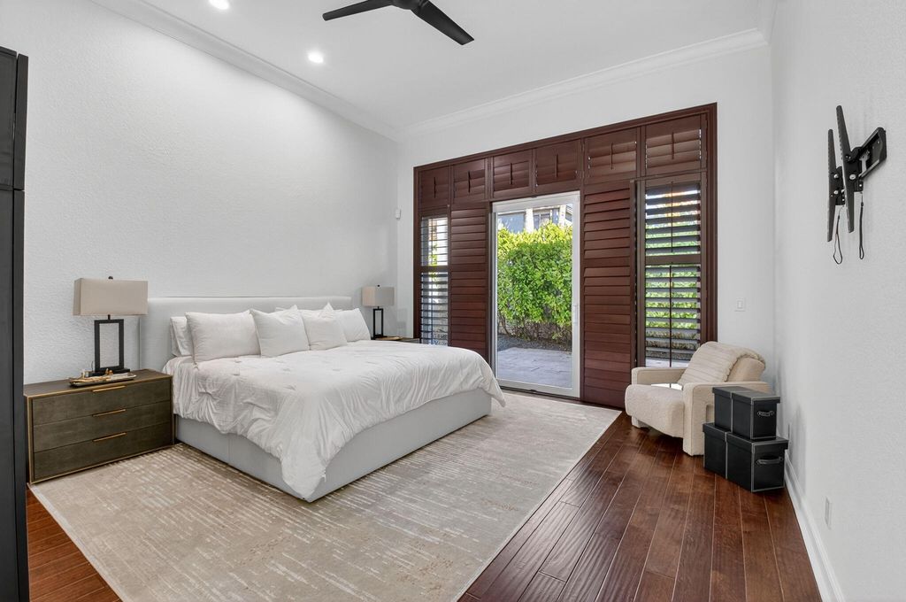 Image 16 of property listing at 6270 NW 43rd Terrace, Boca Raton, FL 33496