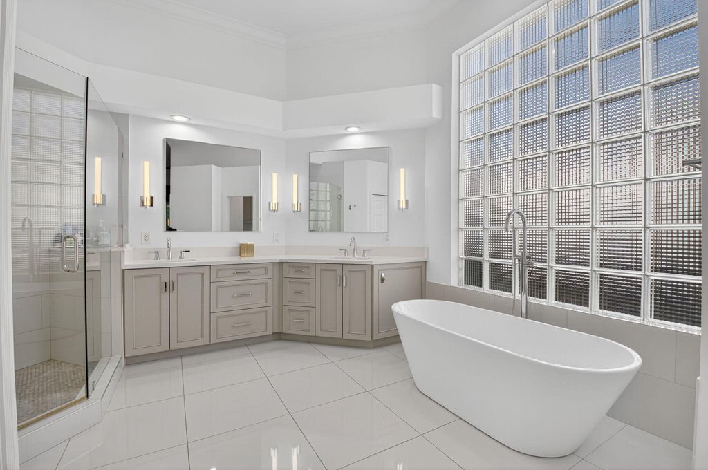 Image 18 of property listing at 6270 NW 43rd Terrace, Boca Raton, FL 33496