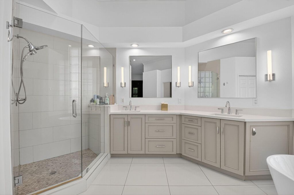 Image 19 of property listing at 6270 NW 43rd Terrace, Boca Raton, FL 33496